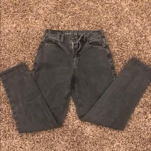 Corduroy grayish ack American Eagle mom jeans